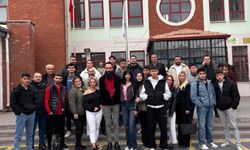 Gönüllü Kuaförlerden Çiftlik İlçesindeki Köy Okullarına Anlamlı Ziyaret