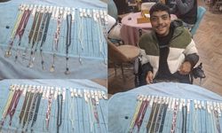 Niğde’de Tekerlekli Sandalyeyle Tesbih Satarak Yaşam Mücadelesi Veriyor