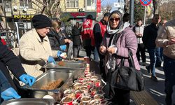 Vefat Eden Şehzadeler Belediye Başkanı Gülşah Durbay Anısına Niğde'de Helva Dağıtıldı