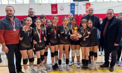 Küçük Kızlar Voleybol Müsabakaları Tamamlandı