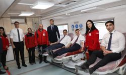 Vali Akmeşe’den Kızılay’a Kan Bağışı Desteği
