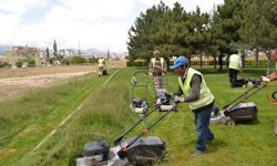 Niğde’de Bahar Temizliği ve Peyzaj Çalışmaları Sürüyor