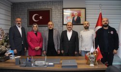 Öz Sağlık-İş Sendikası Genel Başkanı Niğde Şubesini Ziyaret Etti