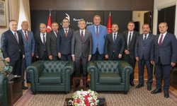 CHP’li Başkanlardan Özgür Özel’e ziyaret