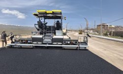 Yeşilburç Köy Yolunda Sıcak Asfalt Çalışması Başladı