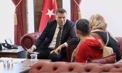 Vali Akmeşe “Halk Günü”nde Vatandaşları Dinledi