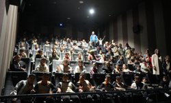 Başkan Özdemir’den 23 Nisan Yıldızlarına Sinema Sürprizi