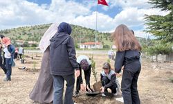 Ulukışla’da “Miras Korusu” Projesi Kapsamında Yüzlerce Fidan Toprakla Buluştu