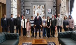 TÜBİTAK Başarısı Gösteren Öğrenciler Valilikte Ağırlandı