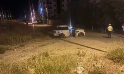 Direksiyon Hakimiyetini Kaybeden Sürücü Kaza Yaptı: 2 Yaralı
