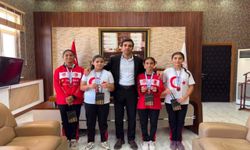 Kaymakam Kalkan'dan Başarılı Sporculara Ödül