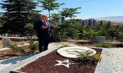 MHP Niğde Teşkilatı, Murat Zeren'i Kabri Başında Andı