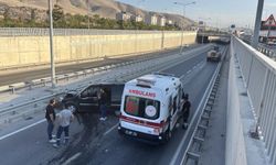 Hafif Ticari Araç ile İş Makinesi Çarpıştı