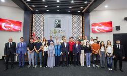 Başkan Özdemir’den YKS Şampiyonlarına Destek