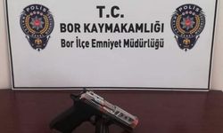 Bor’da silah operasyonu: 2 şüpheli tutuklandı