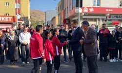 Çamardı’nın Balkan Şampiyonu Güreşçilerine Coşkulu Karşılama