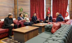 Vali Akmeşe, Halk Günü’nde Vatandaşları Dinledi