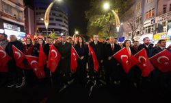 Niğde’de Fener Alayı Yürüyüşü Cumhuriyet Coşkusuyla Gerçekleştirildi