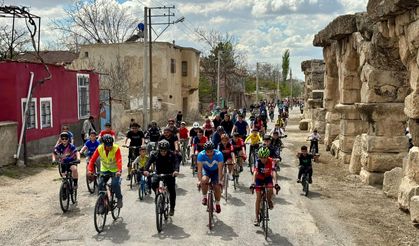 “2. Gümüşler Manastırı & Tyana Su Yolu Bisiklet Etkinliği” Coşkuyla Gerçekleştirildi