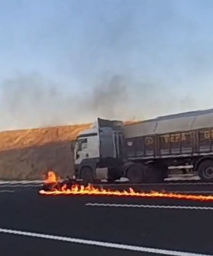 Niğde Otoyolu'nda Motosiklet Alev Aldı