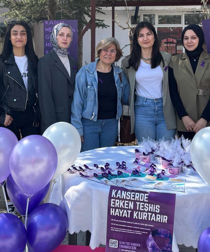 NÖHÜ Öğrencilerinden Aktaş Beldesi'nde Kanserde Erken Teşhis İçin Farkındalık Etkinliği