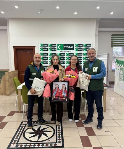 Niğdeli Milli Haltercilere Yeşilay’dan Sürpriz Karşılama