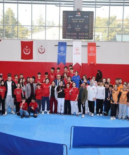 Taekwondo Yıldızlar Mahalli Müsabakaları Büyük Heyecanla Başladı