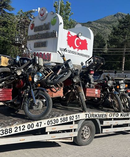 Dündarlı'da Tescilsiz ve Plakasız Motosikletlere Jandarma Denetimi