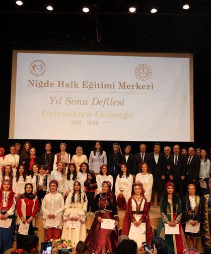 “Gelenekten Geleceğe” Defilesi Niğde’de Büyük Beğeni Topladı