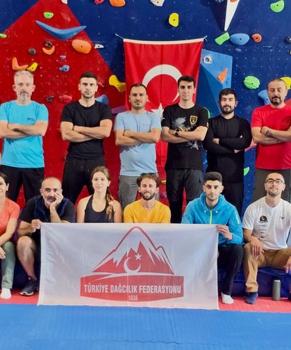 Niğde’de Spor Tırmanış Temel Eğitimi Devam Ediyor