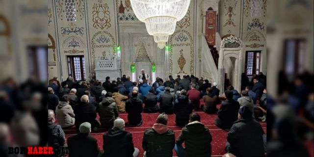 2022 Yılının ilk sabah namazında Bor Paşa Cami doldu taştı