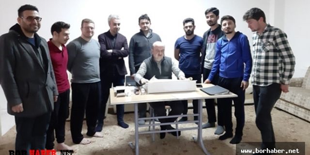 Niğde İlim Yayma Cemiyeti Yurtta Hüsn-i Hat Kursu Veriyor