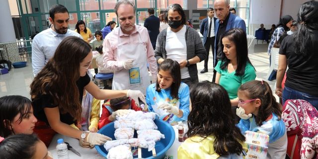 Depremzede çocuklara moral etkinliği
