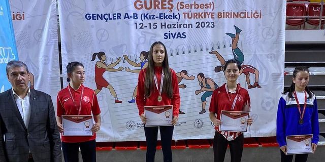Niğdeli Elif Türkiye Güreş Şampiyonasın'da  3. Oldu