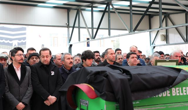 Başkan Özdemir'in kayınbabası gözyaşlarıyla uğurlandı