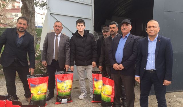 Çiftçilere kuraklığa karşı iklim dostu tohum dağıtıldı