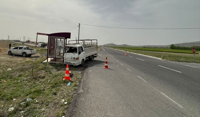 Bor'da trafik kazası 1’i ağır 6 yaralı