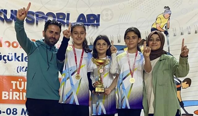 Kızılcalı Kızlar Türkiye Şampiyonu