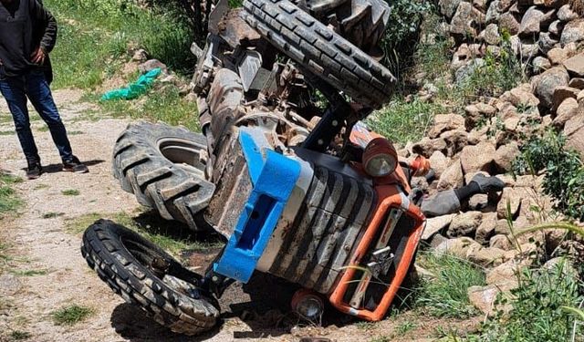 Niğde’de devrilen traktörün altında kalan sürücü öldü