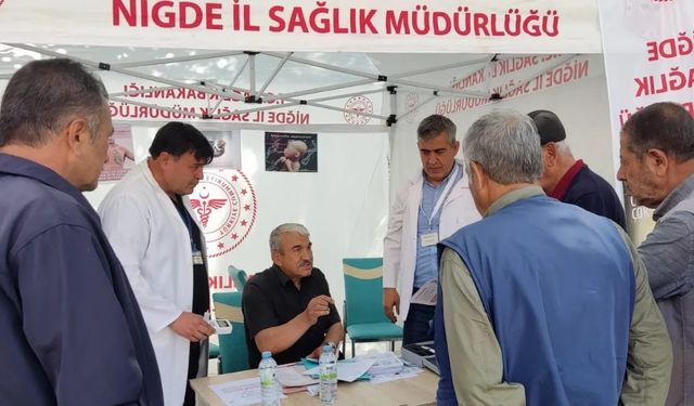 Niğde’de sigaranın zararları hakkında vatandaşlar bilgilendirildi