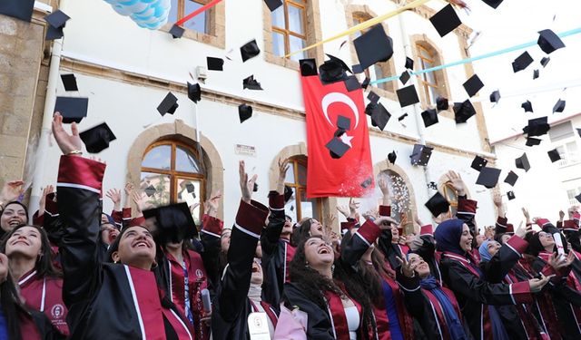 Şehit Efe Osman Apaydın lisesine mezuniyet sevinci