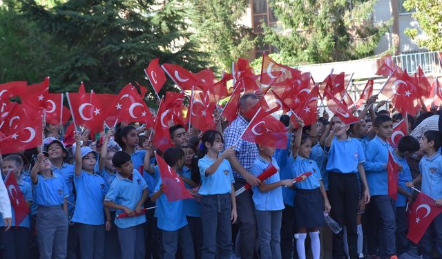 Niğde’de ilköğretim haftası törenle başladı