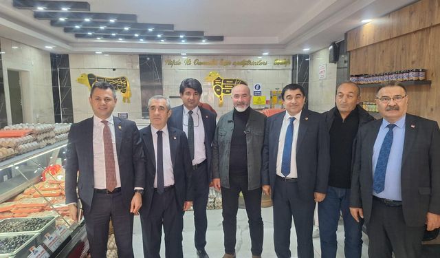 CHP heyeti Niğde'de esnaf ve vatandaşla bir araya geldi