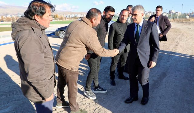 Vali Çelik, Bucakçayır tenis kortları inşaatını inceledi