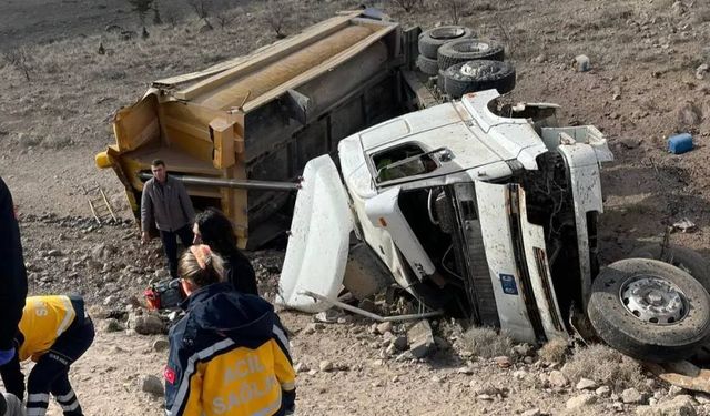 Niğde Altunhisar'da Trafik Kazası: 1 Ölü, 1 Yaralı