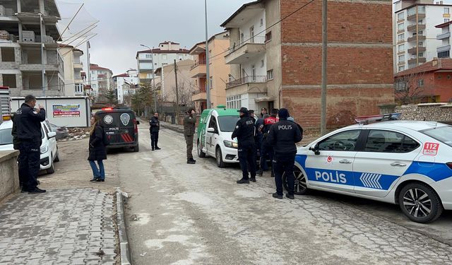 Niğde’de 3.’üncü kattan düşen kadın  ağır yaralandı