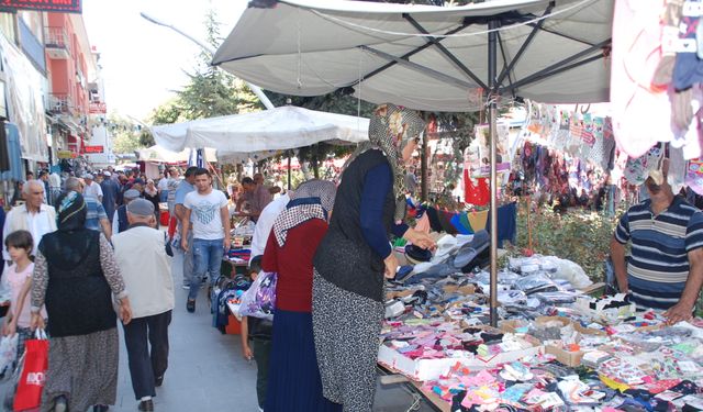 Çarşı Pazarda Bayram Telaşı Başladı