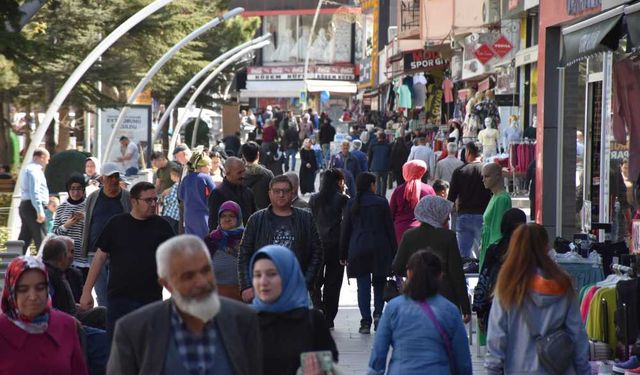 Niğde'de Bayram Öncesi Çarşı Pazar Hareketlendi