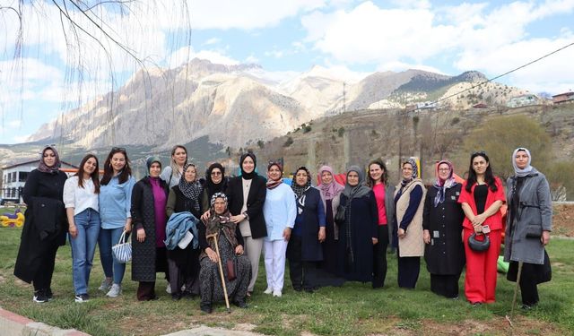 Şehit Aileleri Onuruna Düzenlenen Anlamlı Programda Duygusal Anlar Yaşandı