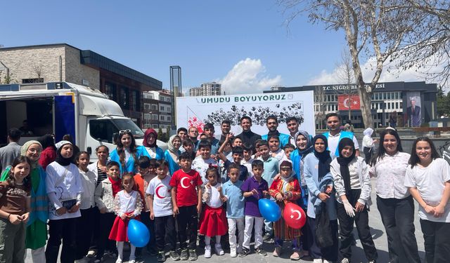 AK Parti Niğde Gençlik Kolları’ndan 23 Nisan’a Renkli Kutlama